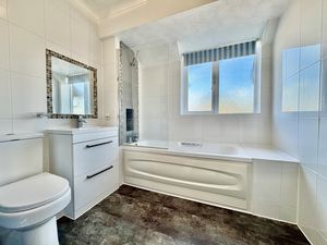 Family Bathroom- click for photo gallery